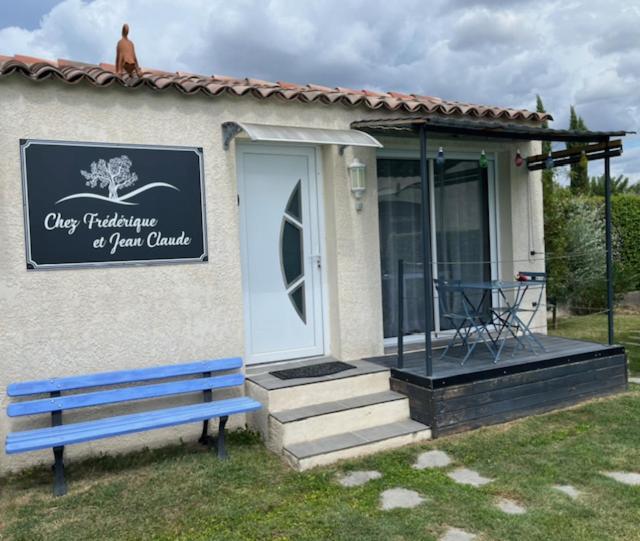 Hotel Chez Frederique Et Jean-Claude Les Taillades Exterior foto